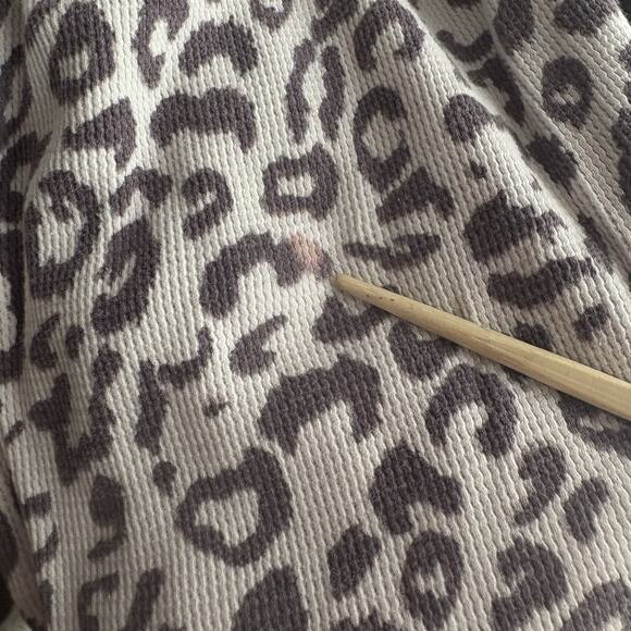 Victorias Secret Thermal‎ Pajama Set Sz XL Gray Leopard Henley Waffle Knit - Picture 5 of 10